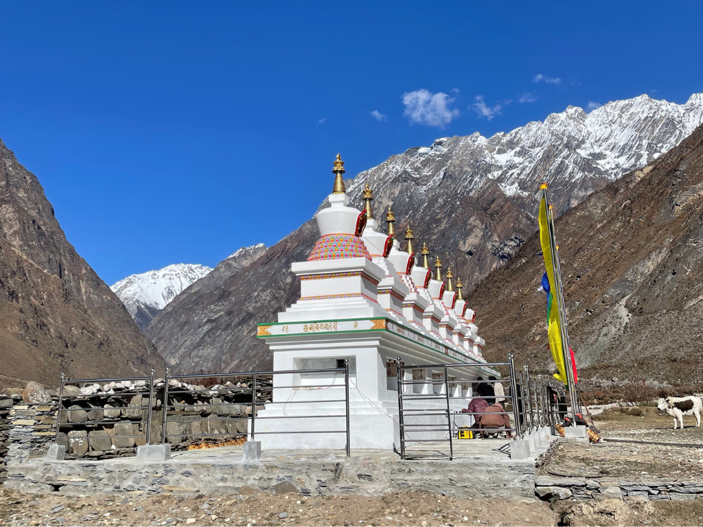 best season to visit Nepal spring rhododendron trekking